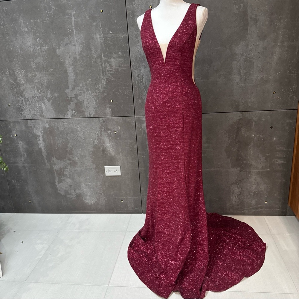 jovani prom dress gown read sparkling sleeveless V-nevk  size 2